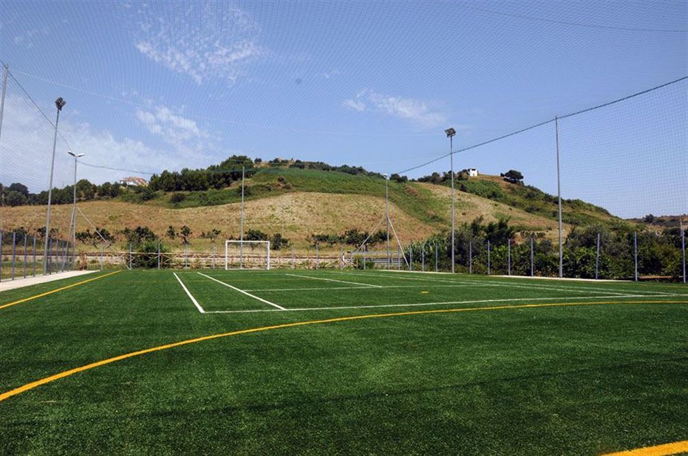 Baia Dei Canonici Aparthotel Villaggio Le Rocelle Exterior foto